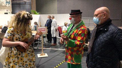 Des clowns pour adoucir la vaccination