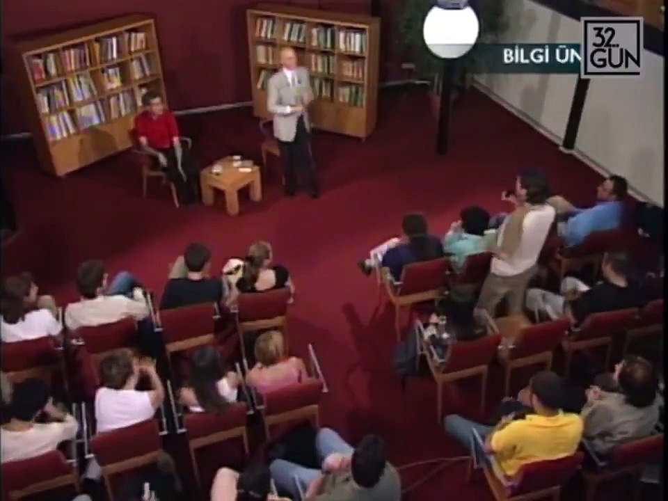 Rasim Ozan Kütahyalı'nın 32. Gün programında Orhan Pamuk'a soru sorduğu video ortaya çıktı