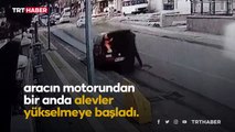 Otomobilde çıkan yangını polisler söndürdü