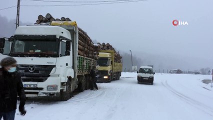 Domaniç'te kar yağışı ulaşımı olumsuz etkiliyor