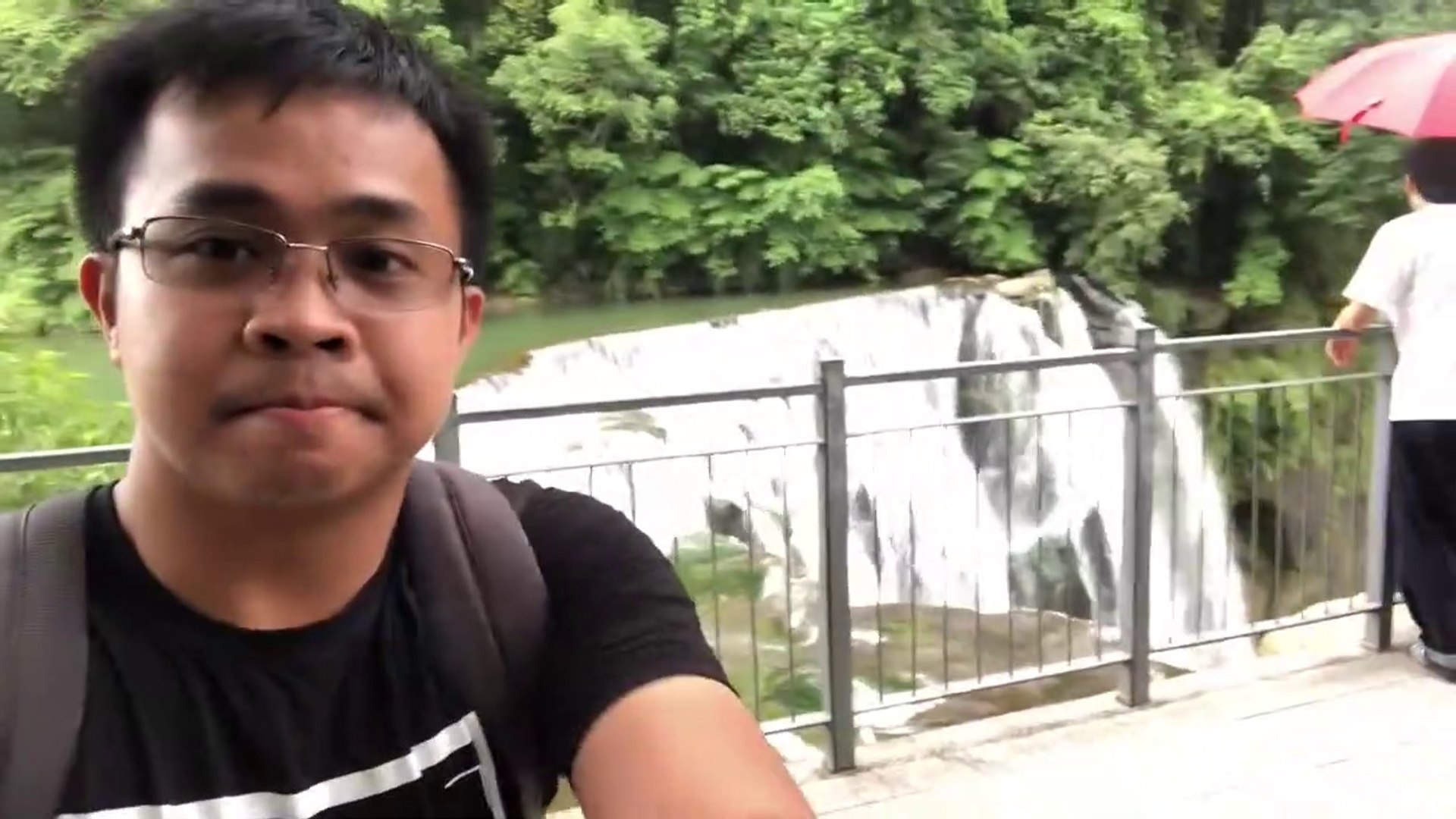 ⁣Shifen Waterfall Taiwan | Ceddy's Random Travel Vlog