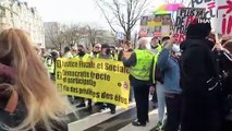 Fransa'da on binlerce kişi yeniden sokağa çıktı: Küresel güvenlik yasası ve Koronavirüs kısıtlamaları protesto edildi