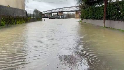 Tempête Justine. Le dimanche 31 janvier, la Garonne sort de son lit et se dirige vers la bastide de Cadillac.