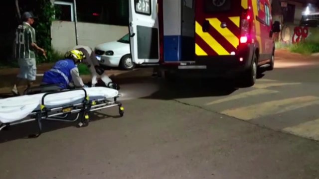 Homem que foi encontrado caído no Bairro Interlagos é socorrido pelo Corpo de Bombeiros