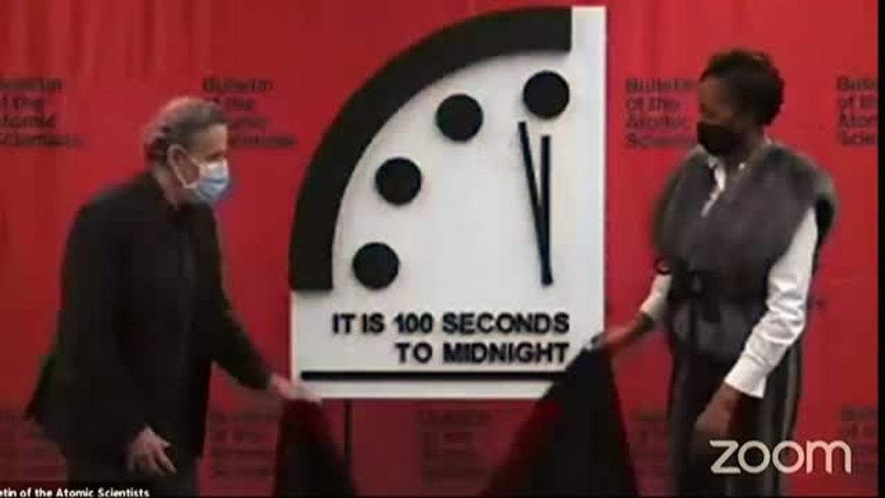 Los científicos del 'reloj del fin del mundo' fijan sus manecillas a 100 segundos de la catástrofe