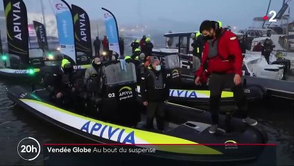 Vendée Globe : Charlie Dalin franchit la ligne d'arrivée, mais le nom du vainqueur reste incertain