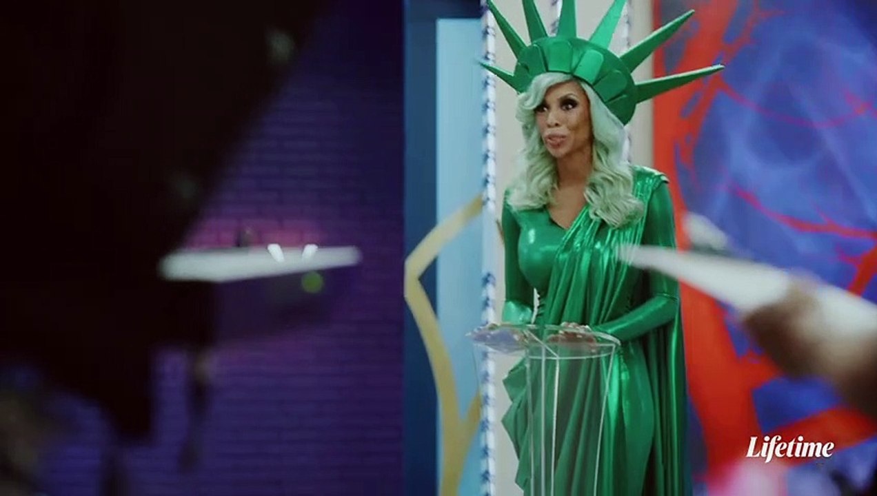 Wendy Williams movie clip - Wendy Williams passes out on Live TV