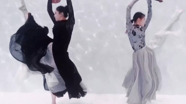 水中起舞！北京晰奇水漾水舞团一曲《翾》惊艳全场