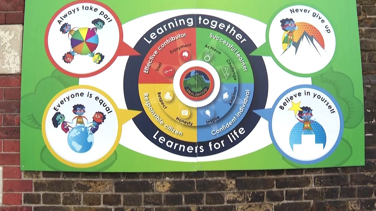 COVID-19: Άνιση η μάχη με την πανδημία - Νέα περιοριστικά μέτρα εξετάζουν πολλές χώρες