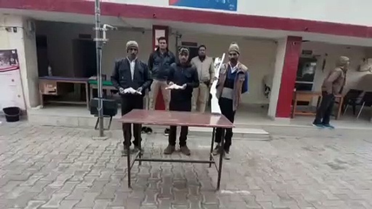 शाहजहांपुर: पुलिस ने अवैध असलहा सहित 03 अभियुक्...