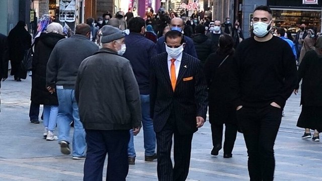 Prof. Dr. Özlü’den maske ile ilgili iddialara yanıt