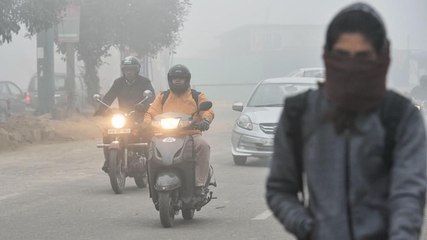Delhi remains enveloped in dense fog; air quality 'very poor'