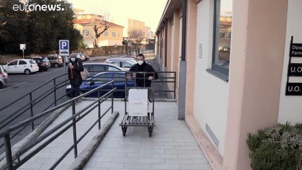 La lotta per la catena del freddo: come conservare e distribuire il vaccino Pfizer