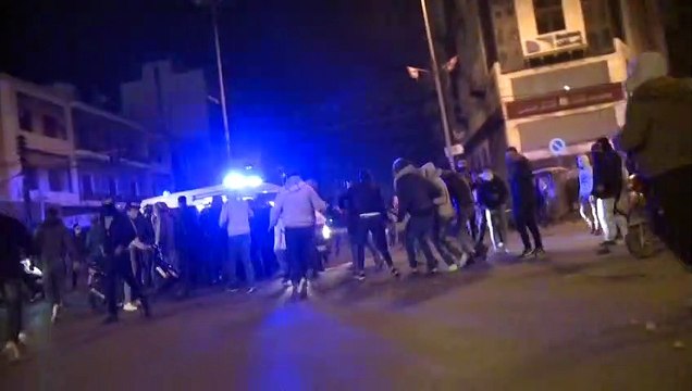 أكثر من 220 جريحاً في طرابلس اللبنانية في ثالث ليلة من المواجهات بين محتجين والأمن