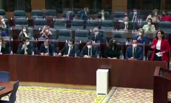 Ayuso, a Isa Serra: Hay que ser sinvergüenzas para manifestarse frente a un hospital. Están arruinando este país. Son unos sinvergüenzas