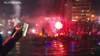 Célba ért a Vendée Globe győztese