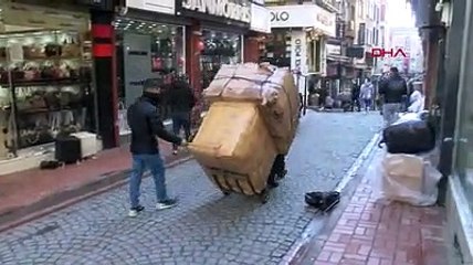 Ayakkabı çalan hırsız esnaf tarafından darp edildi