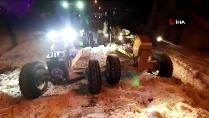 Başkan Sayan, kar temizleme çalışmalarını denetledi