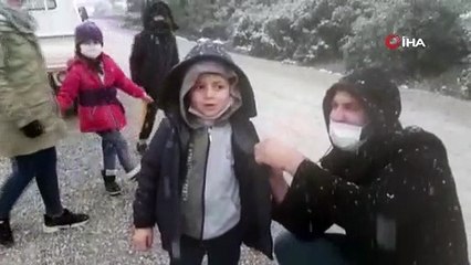 İzmir'in yüksek kesimlerine kar yağdı