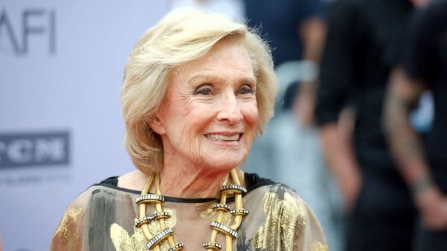 Cloris Leachman, Sitcom Star, Dead at 94