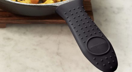 If You Have a Cast Iron Skillet, This $6 Silicone Handle Cover Is a Lifesaver
