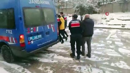 Jandarmadan kaçak alkol imalat ve satışını yapan aileye operasyon