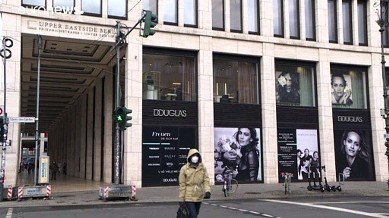 Parfümeriekette Douglas will zahlreiche Stellen streichen und Filialen schließen