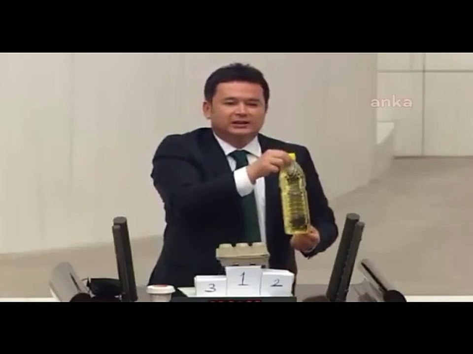 Heyecandan yumurta kırdı