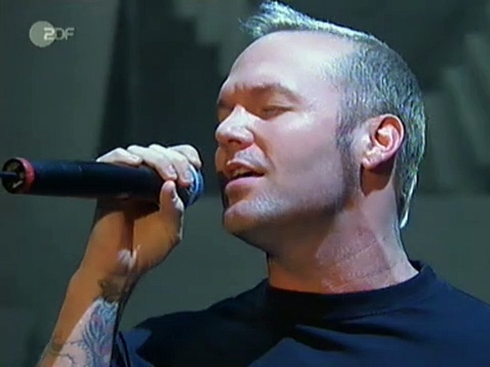Limp Bizkit - Behind Blue Eyes (Live at Wetten Dass, Austria - 2004) Official Footage