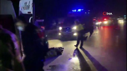 İşçi Taşıyan Minibüs TIR'a Çarptı : 3 Ölü, 9 Yaralı