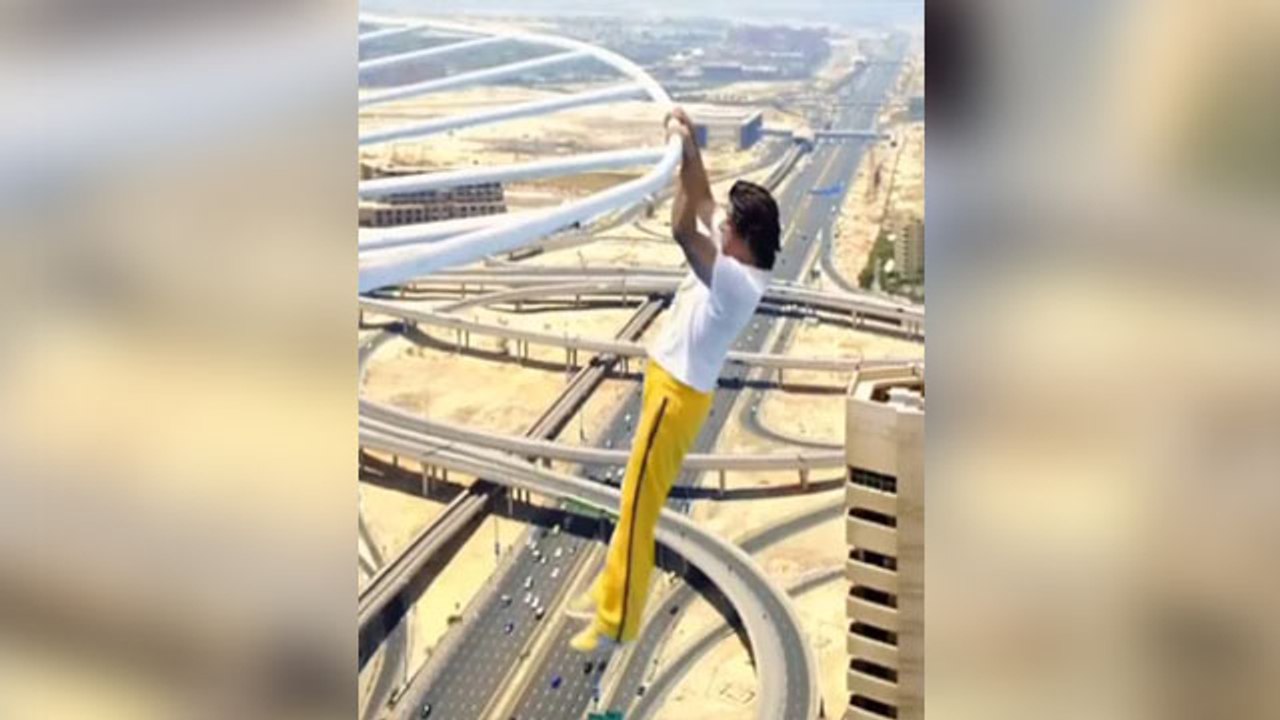 Shahrukh Khan ने हवा में किया भयानक Stunt, Video देख दबा लेंगे दातों तले उंगलियां; VIRAL | Boldsky