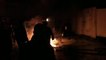 Los manifestantes prenden fuego a un edificio gubernamental en Trípoli