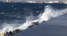 İstanbul’da dev dalgalar 5 metreye kadar çıktı