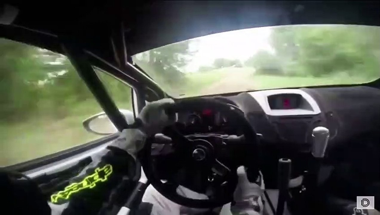 Le pilotage incroyable en rallye à pleine vitesse