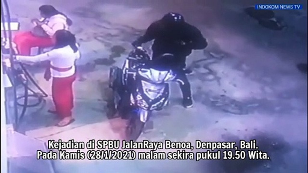 Aksi Rampok di SPBU Keluarkan Pedang Dari Dalam Jaket