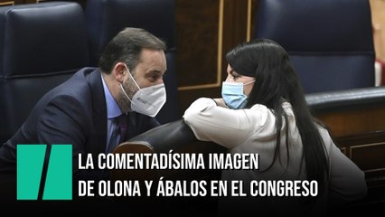 La comentadísima imagen de Olona y Ábalos en el Congreso