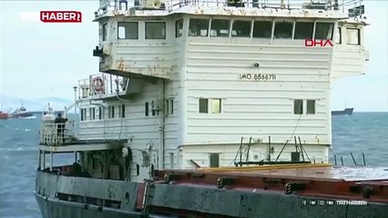 İstanbul'da fırtınanın sürüklediği gemi karaya oturdu