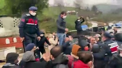 Hopa'da İhsan Hacımuratoğlu anmasına jandarma müdahalesi