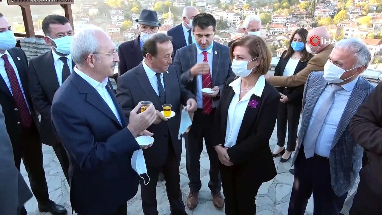 İzmir Milletvekili Mehmet Ali Çelebi ve Karabük Milletvekili Hüseyin Avni Aksoy, partisi CHP’den istifa etti.