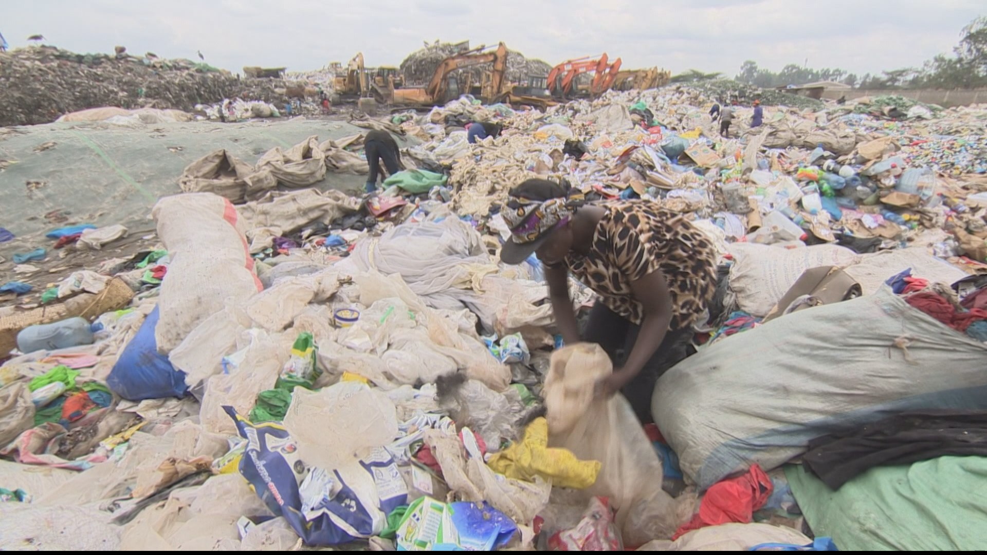 ⁣Kenya's plastic problem: US accused of waste dumping