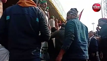 गाजीपुर बोर्ड पर बैठे किसानों ने खोला भाजपा के खिलाफ मोर्चा