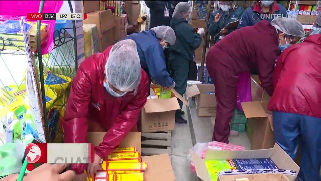 Incautan medicamentos, supuestamente falsificados, en depósitos de la ciudad de El Alto