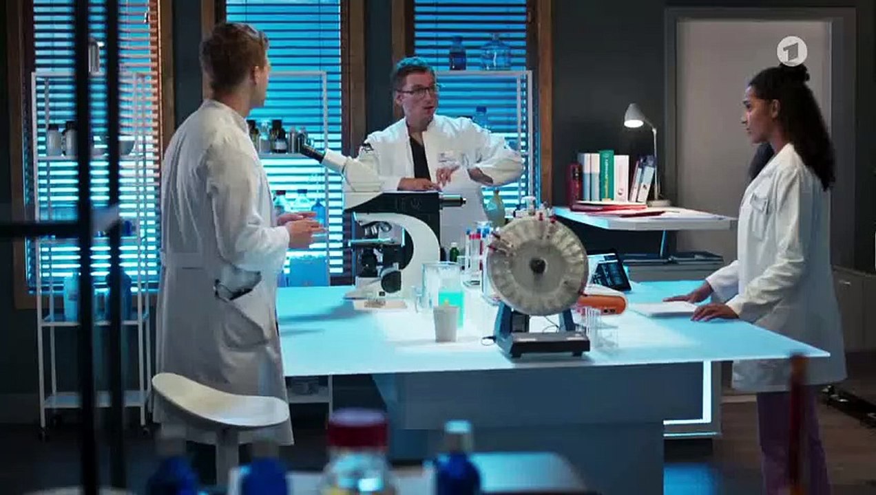 Vergiftet (245) - In aller Freundschaft – Die jungen Ärzte