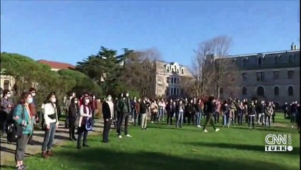 Kabe fotoğrafını yere serdiler