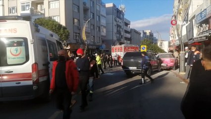 Direksiyonda rahatsızlandı, araçlara çarparak durabildi: 4 yaralı