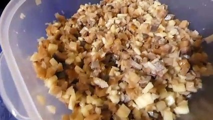 Brumath Tarte à l'oignon salade de harengs et pain lardons et comté