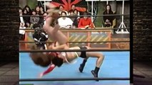 An amateur man seriously confronts a female professional wrestler　女子プロレスラーが素人とガチンコ対決　下田美馬 mima shimoda