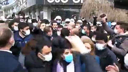 HDP'nin basın açıklamasına polis müdahalesi: 22 gözaltı