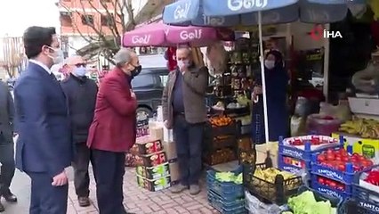 Vali ilçeye traktörle girdi