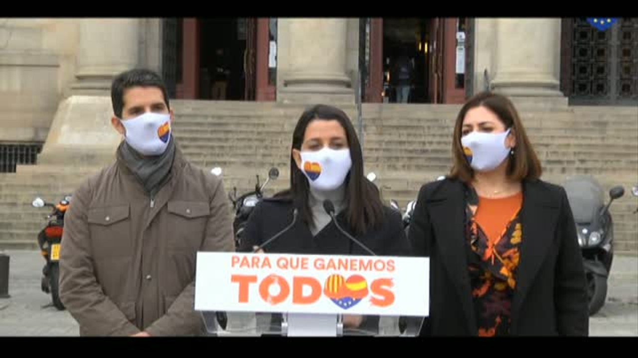 Arrimadas cree que "va a ir de muy poco" en las catalanas y llama a ir a votar en masa